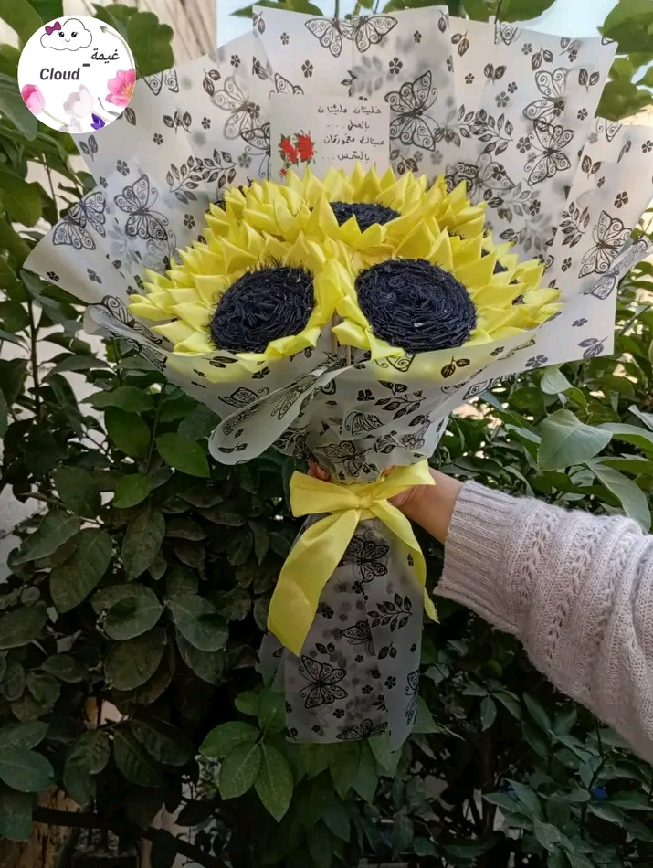 Satin Sunflower Bouquet - Image 4